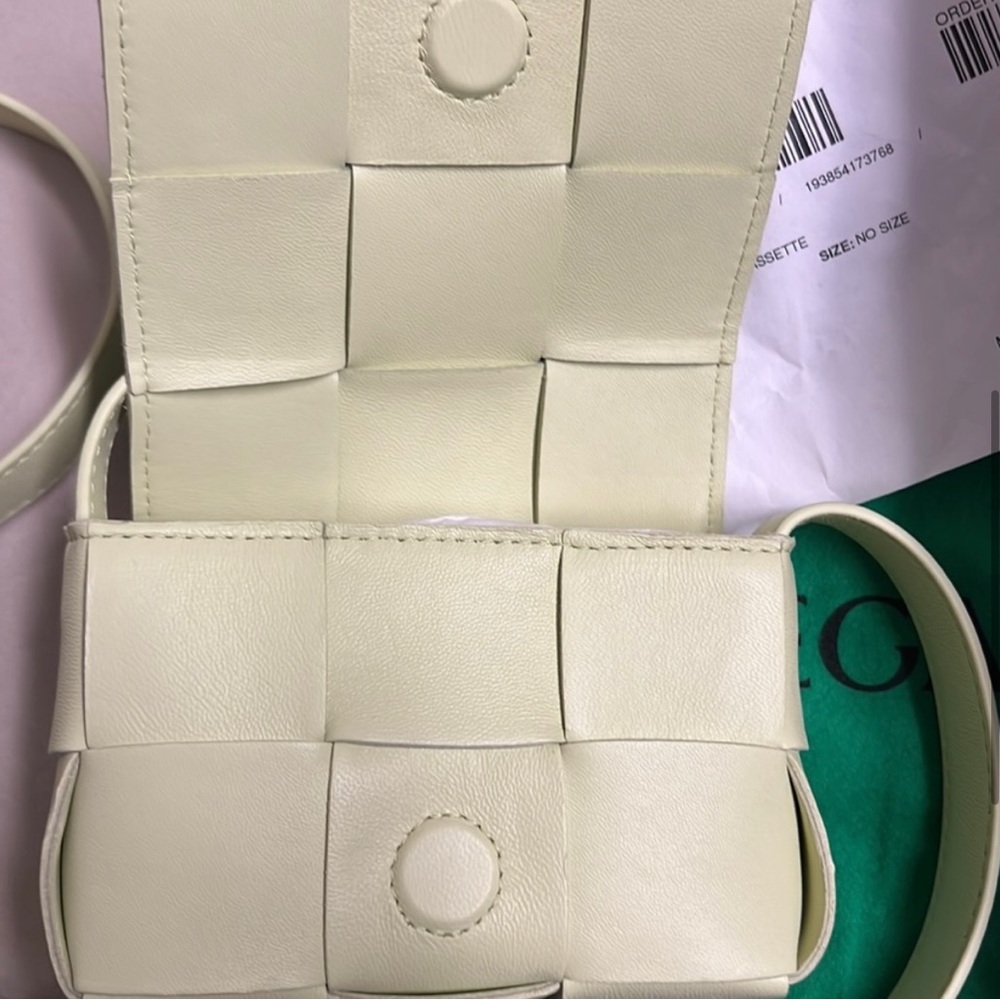 Bottega Veneta Lemon-Green Intrecciato Mini Crossbody Bag - Picture 4 of 7